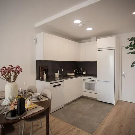 Apartment Skyline With Pool - Floor 26 - Free Parking